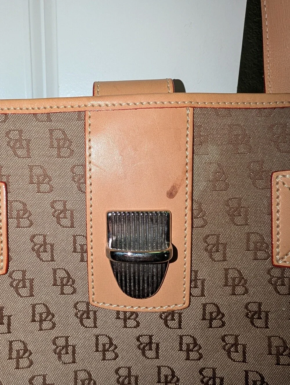Dooney and Bourke tan tote purse